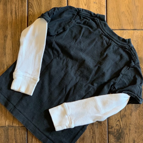 ⭐️3/$20⭐️ GAP Boys’ Long-Sleeved Fooler Tee - Picture 5 of 6